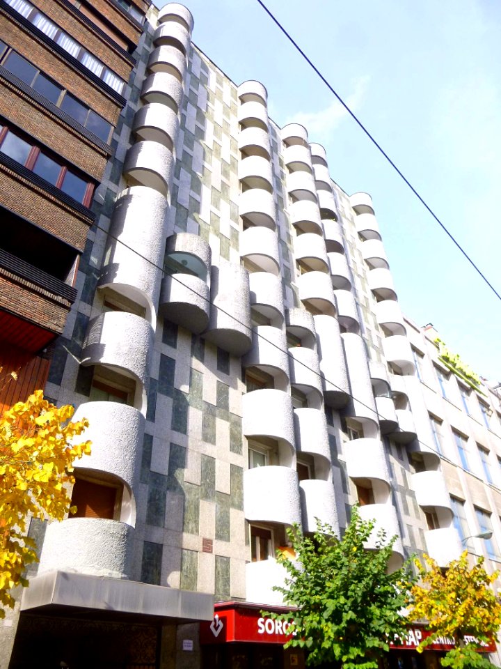 Bilbao - Avenida Sabino Arana 26-28 (2)