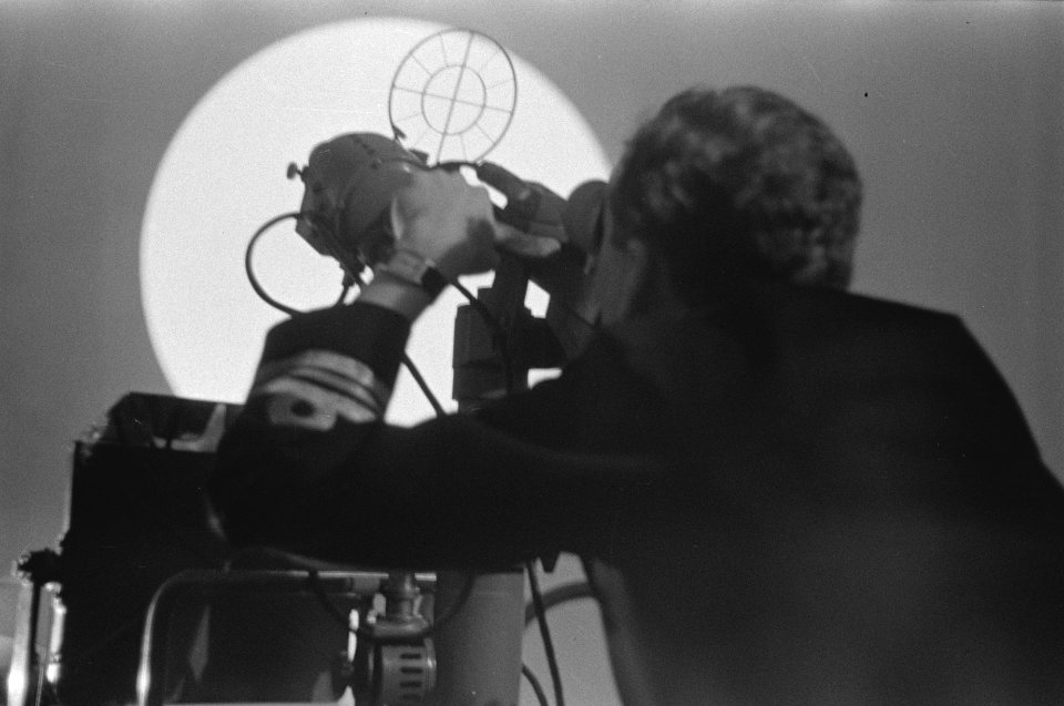 Bijschrift Teaching apparatus at the gunnery school Oefenapparaat op de artil, Bestanddeelnr 935-3014