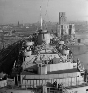 Bijschrift View of a Dutch liner somewhere in EnglandNederlandse passagiersc, Bestanddeelnr 935-3148