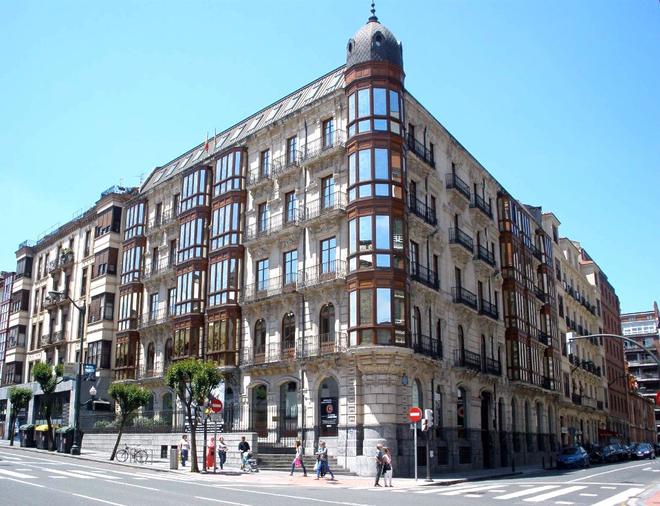 Bilbao - Calle Hurtado de Amezaga, Juntas Generales de Bizkaia 01