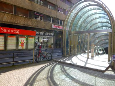 Bilbao - barrio de Santuxu, estación de Metro de Santutxu