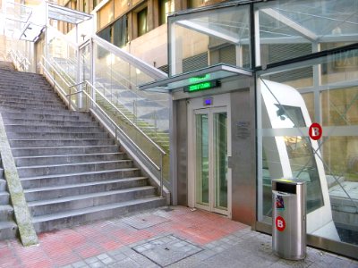 Bilbao - barrio de Santuxu, Ascensor de Iturribide-Zabalbide 1