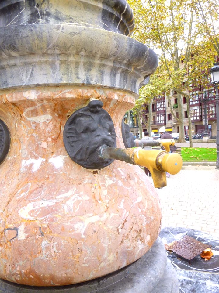 Bilbao - El Arenal, fuentes 2