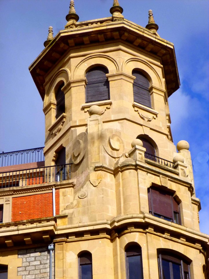 Bilbao - Edificio de viviendas, Plaza Teófilo Guiard,1 (2)