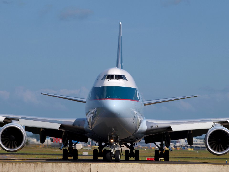 B-LJH Cathay Pacific Boeing 747-867F - cn 39245 taxiing 19july2013 pic-001