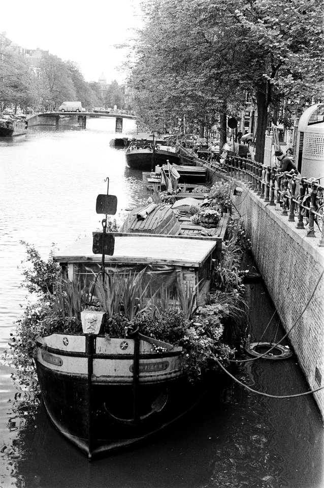 Bloemen, woonboten, grachten, Bestanddeelnr 930-3827