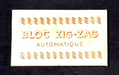 Bloc Zig-Zag automatique vloeitjes cigarettenpapier (Cigarette rolling papers) pic2 photo