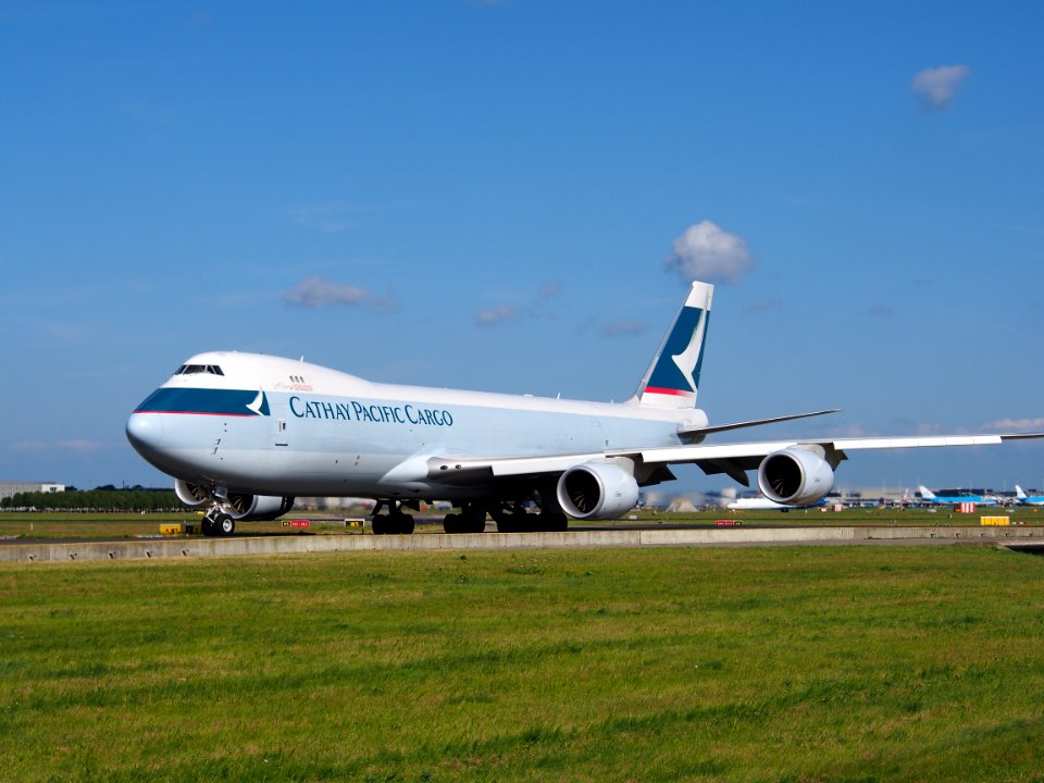 B-LJH Cathay Pacific Boeing 747-867F - cn 39245 taxiing 19july2013 pic-003