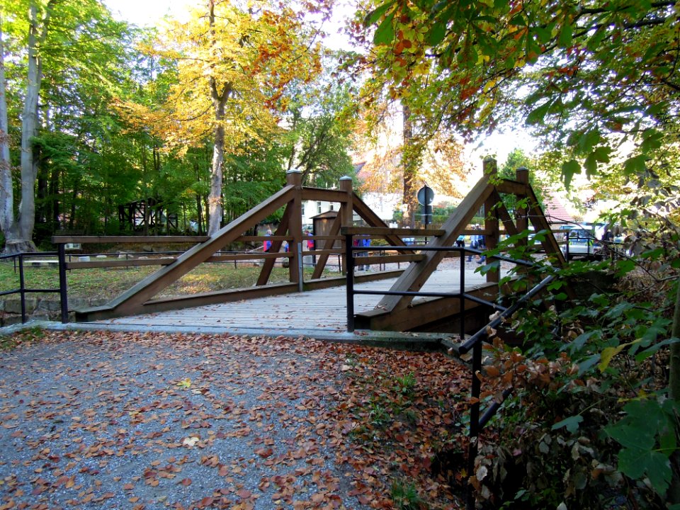Blochhauerbrücke im Ilsetal südwestlich des Schlossparks -Draufsicht- Mitte Oktober 2018