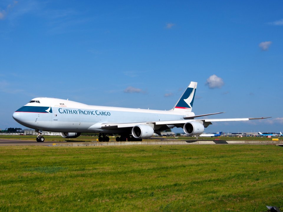 B-LJH Cathay Pacific Boeing 747-867F - cn 39245 taxiing 19july2013 pic-004