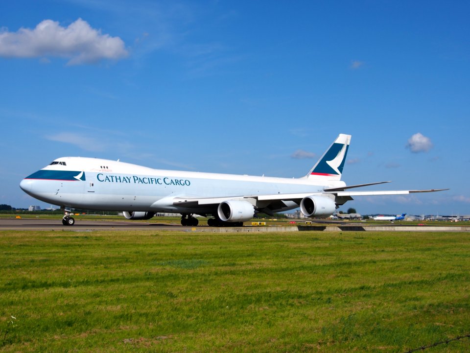 B-LJH Cathay Pacific Boeing 747-867F - cn 39245 taxiing 19july2013 pic-005