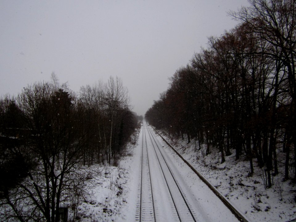 Blick auf Langebrück Haltepunkt im Winter