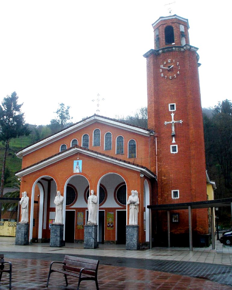 Blimea (San Martín del Rey Aurelio) - Iglesia de Santa María de las Nieves 01