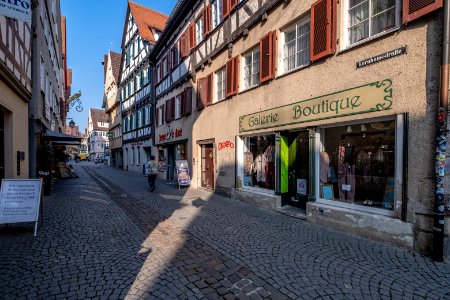 Blick in der Kornhausstraße in Tübingen von der Hirschgasse aus 2019 002