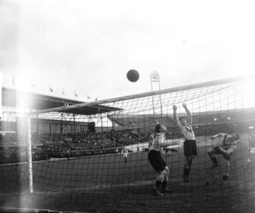 Blauw-Wit tegen DOS 1-1. Blauw-Wit doelpunt, Bestanddeelnr 903-2110