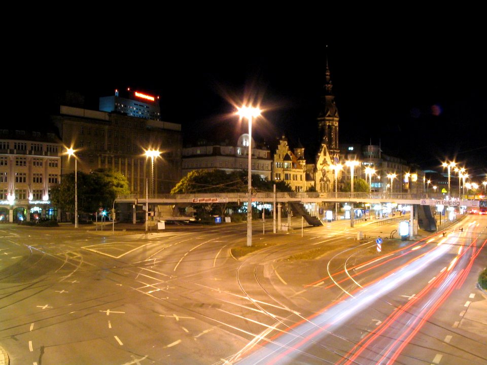 Blick vom Blauen Wunder auf selbiges Richtung Goerdelerring in Leipzig im August 2003f