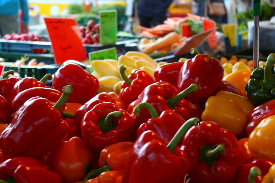 Stand fresh red