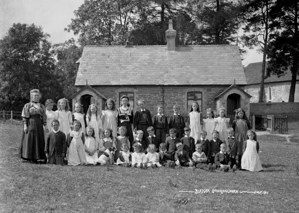 Bleddfa school children July 1911 (1294343)
