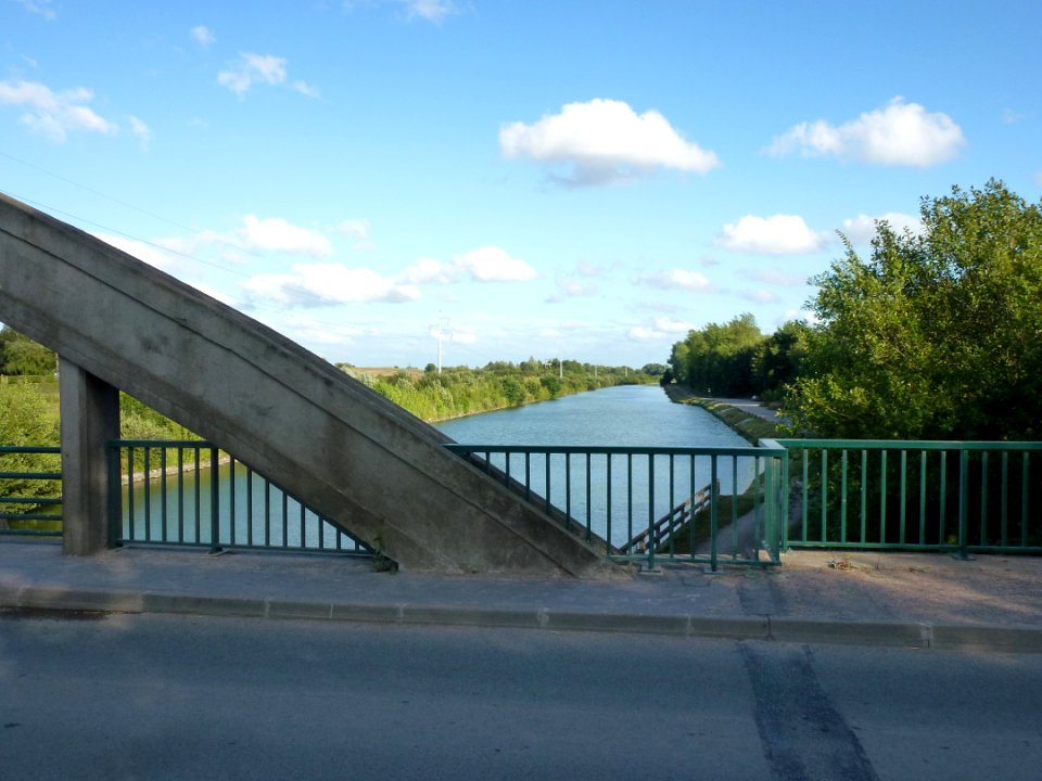 Blaringhem (Nord, Fr) Canal de Neuffossé au Pont-d'Asquin
