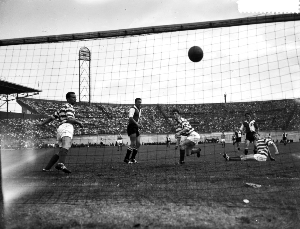 Blauw-Wit tegen Feyenoord 2-7, vlnr Roye, Tamming, Althoff, Schouten en Engl, Bestanddeelnr 910-6882