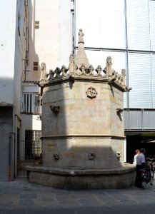 Blanes, Carrer Ample, Font Gotica
