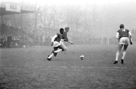 Blauw-Wit tegen Elinkwijk 2-1., Bestanddeelnr 923-1852