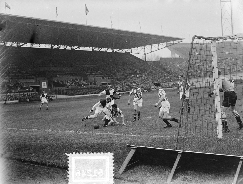 Blauw-Wit tegen Heerenveen 6-0 voetbal, Bestanddeelnr 906-1246