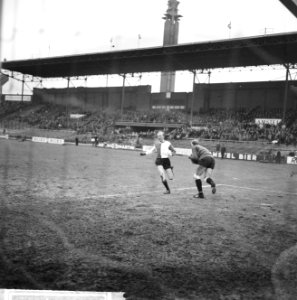 Blauw-Wit tegen Feyenoord 1-7, Kruiver voor keeper Jongbloed, Bestanddeelnr 916-2672