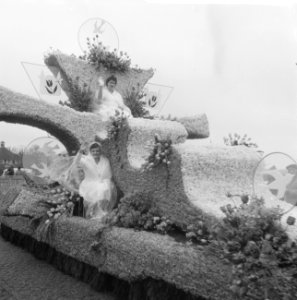 Bloemencorso in de bollenstreek verscheidene praalwagens, Bestanddeelnr 913-9138
