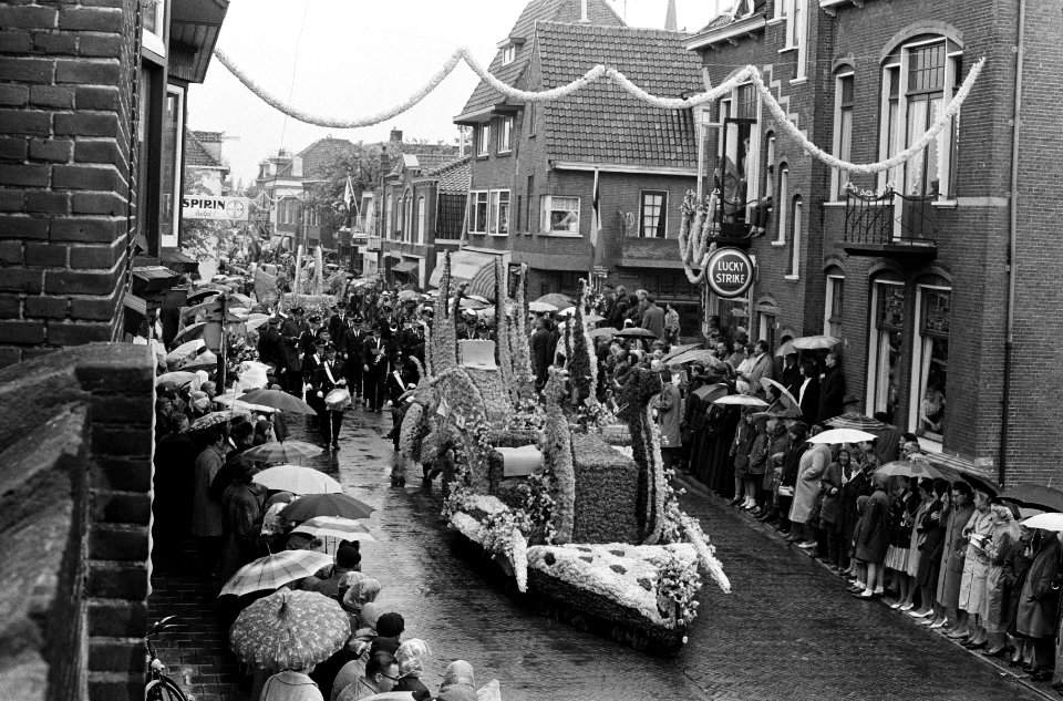 Bloemencorso in de Bollenstreek van Lisse naar Sassenheim, Bestanddeelnr 915-1476