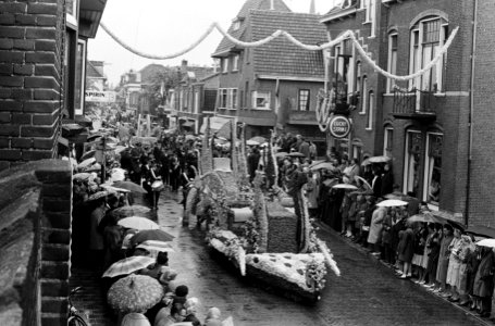 Bloemencorso in de Bollenstreek van Lisse naar Sassenheim, Bestanddeelnr 915-1476 photo