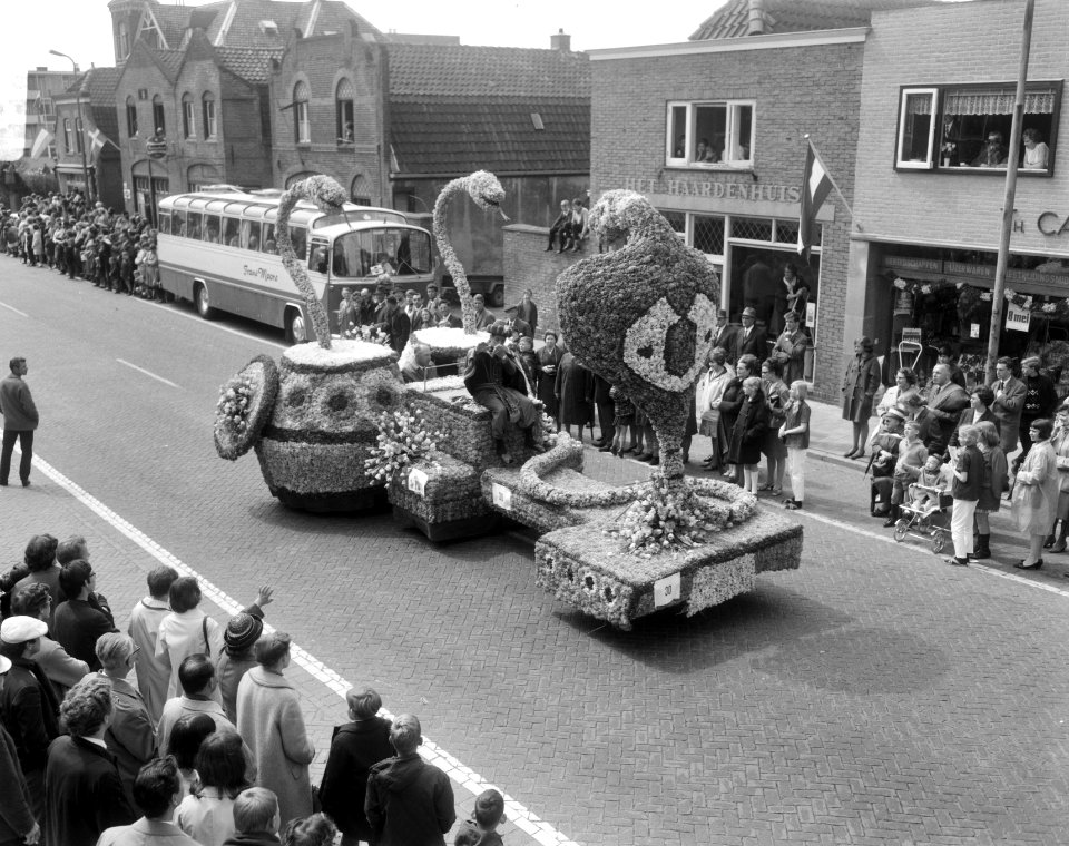Bloemencorso in bollenstreek, Bestanddeelnr 919-1202