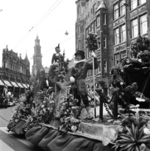 Bloemencorso, de Engelse praalwagen, in Amsterdam, Bestanddeelnr 918-1393
