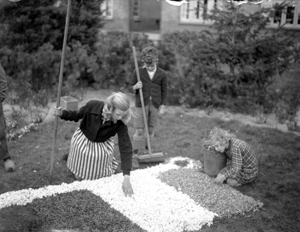 BLOEMENCORSO, Kinderen, Voorbereidingen, Bloemencorso, Bestanddeelnr 902-6901