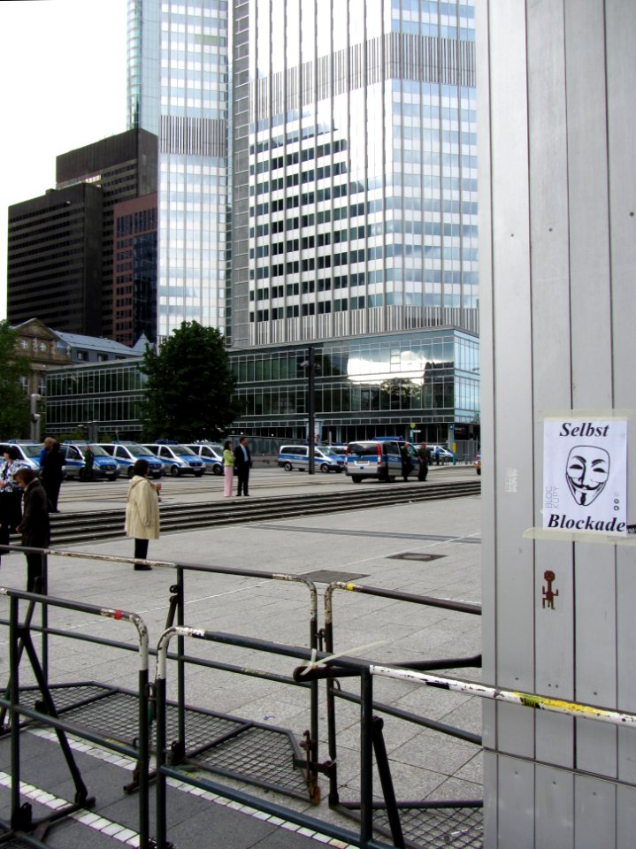 Blockupy 2013 Absperrung3