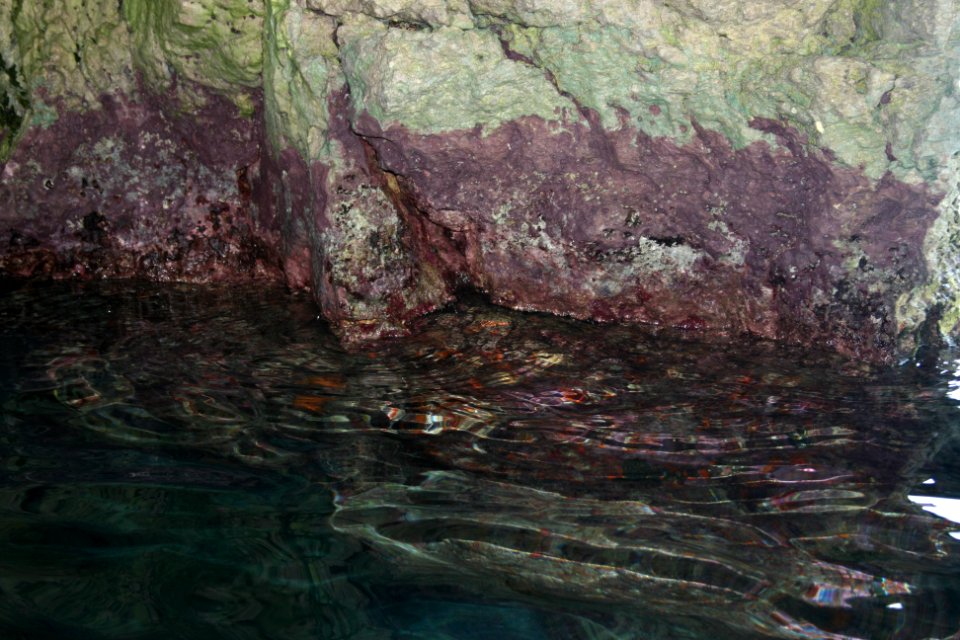 Blaualgen in der Blauengrotte 2