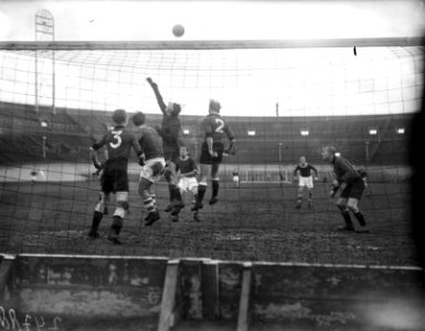Blauw Wit tegen Edo 0-2. Aanval op Edo-doel, Bestanddeelnr 902-4788