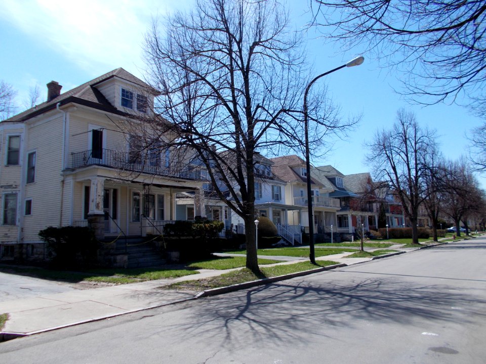 Blaine Ave 2 Hamlin Park Historic District Apr 13