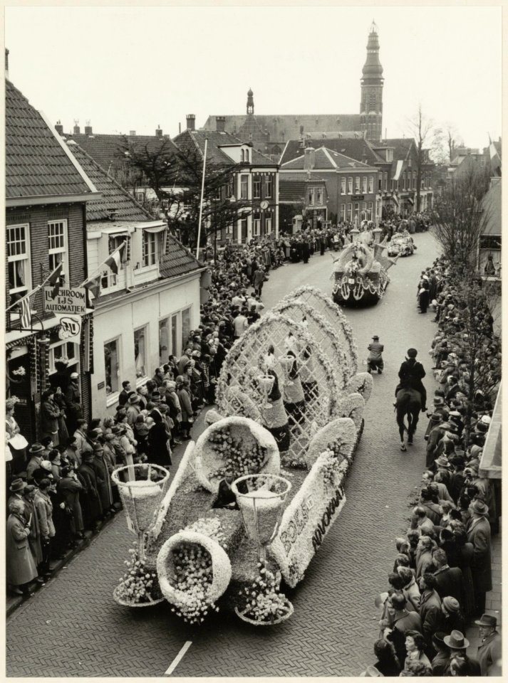 Bloemencorso in Lisse. NL-HlmNHA 54011029