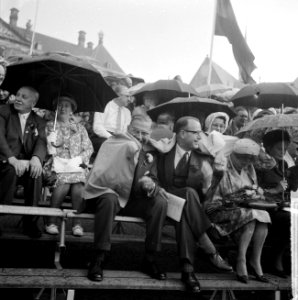 Bloemencorso in Amsterdam, burgemeester Van Hall, Bestanddeelnr 916-8477