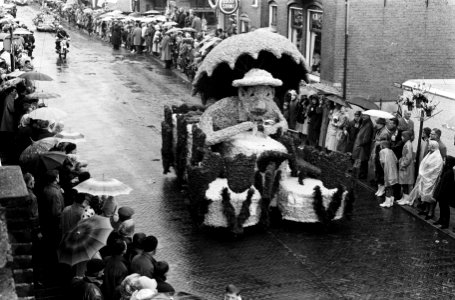 Bloemencorso in de Bollenstreek van Lisse naar Sassenheim, Bestanddeelnr 915-1473 photo