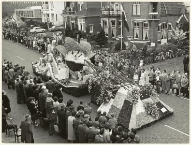 Bloemencorso in Sassenheim, NL-HlmNHA 54011065