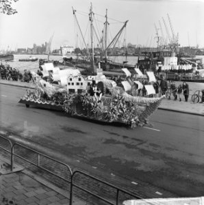 Bloemencorso in Rotterdam als aflsuiting Havenweek 1963, Bestanddeelnr 915-4622