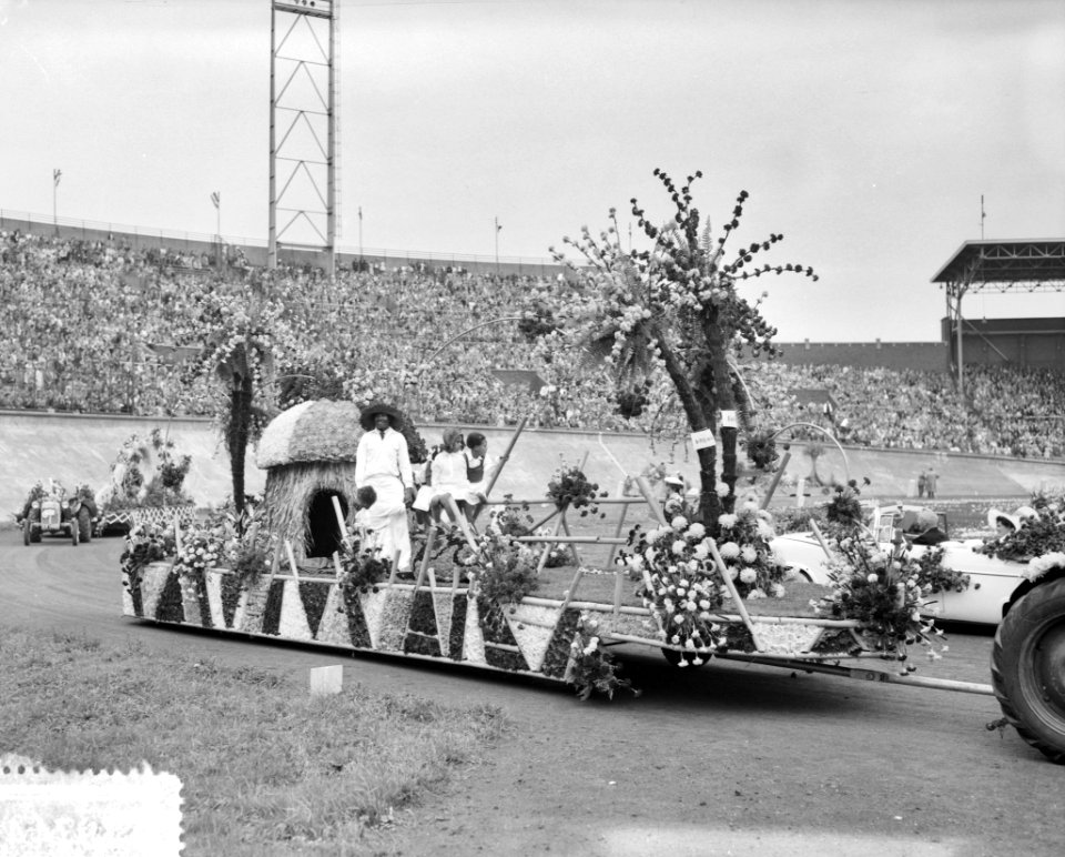 Bloemencorso Amsterdam Olympisch Stadion, Bestanddeelnr 907-9744