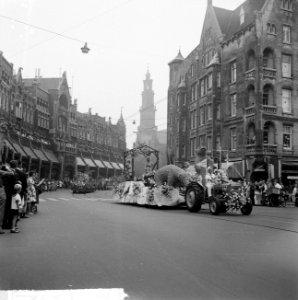 Bloemencorso in Amsterdam, de wagens, Bestanddeelnr 916-8472