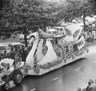Bloemencorso door Amsterdam, Bestanddeelnr 914-2874