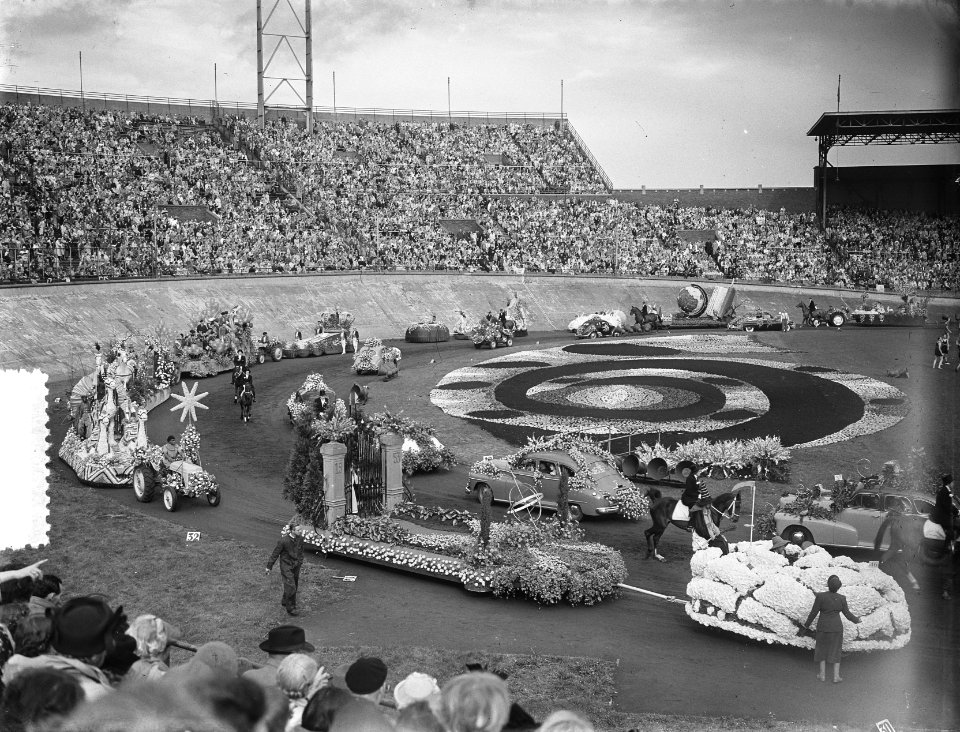 Bloemencorso Stadion Amsterdam, Bestanddeelnr 905-2953