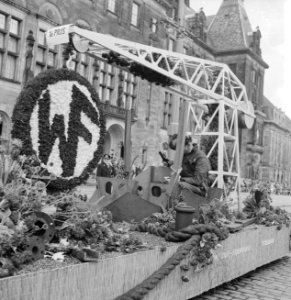 Bloemencorso in Rotterdam Praalwagens, Bestanddeelnr 912-8495 photo