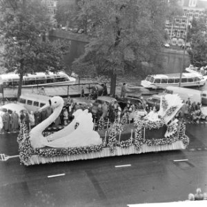 Bloemencorso door Amsterdam, Bestanddeelnr 914-2876