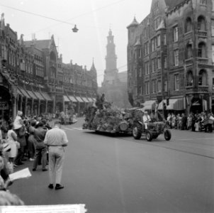 Bloemencorso in Amsterdam, de wagens, Bestanddeelnr 916-8475